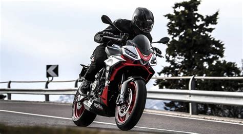 Top Naked Sport Bikes In The World In Tab Report The Auto Blogs