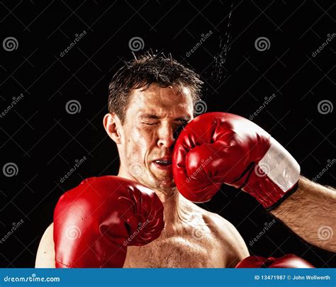 Boxeador Que Es Golpeado Imagen De Archivo Imagen De Hombre