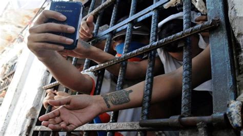 Una Ventana A La Libertad Aplican Carvativir Contra Covid A Presos