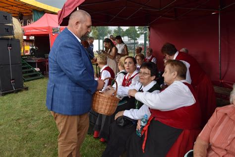 Dożynki 2022 w Małkach w gminie Bobrowo Rolnicy podziękowali za plony