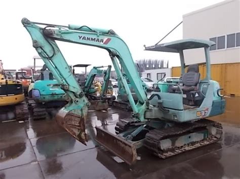 ขายรถแบคโฮ YANMAR B37 2 รถนอกนำเขาเองจากญ Truck2Hand