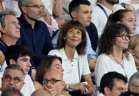 Sophie Marceau déchaînée en bonne compagnie l actrice radieuse pour