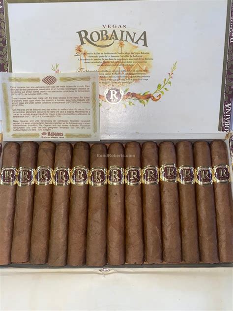 Vegas Robaina Famosos Dress Box Of Cigars