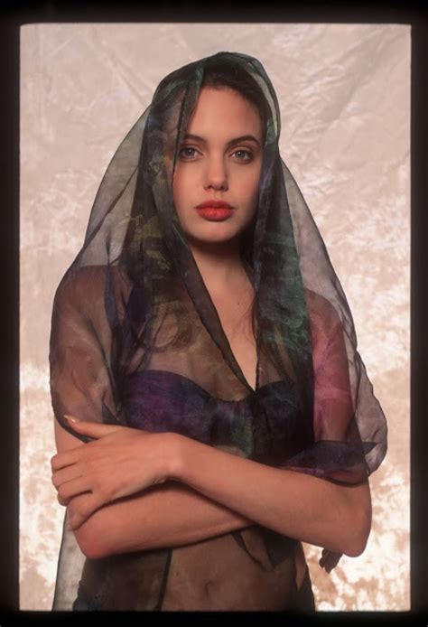 Rare Footage From Shoot 16 Year Old Angelina Jolie In Lingerie Pictolic