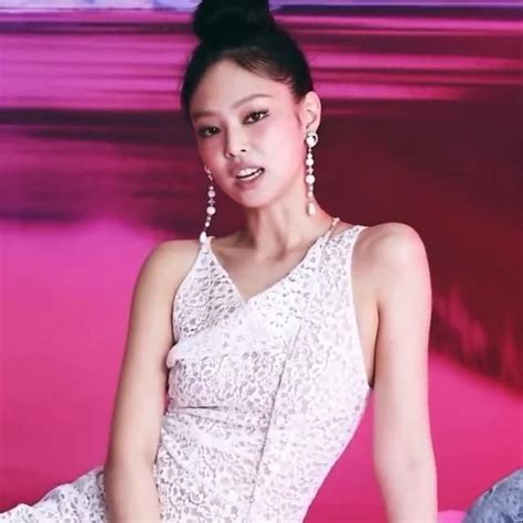 jennie 재니 save follow Vídeo em 2023 Blakpink Jennie blackpink