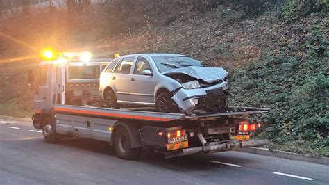 Schwerer Autounfall in der Talstraße in Neustadt Neustadt Weinstraße