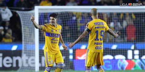 Liga Mx Tigres Vs Pumas Tigres Golea A Los Pumas Y Mantiene El