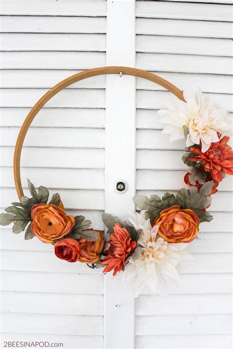 Fall Embroidery Hoop Wreath - 2 Bees in a Pod