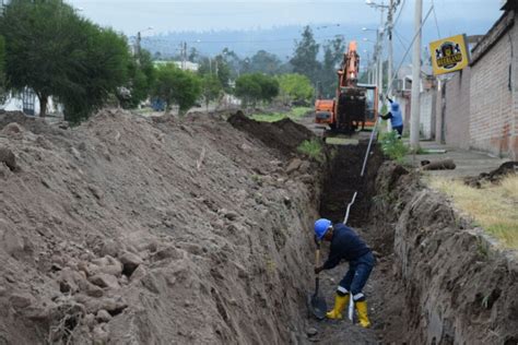 Nuevas Redes De Agua Potable Y Alcantarillado En El Barrio El Bosque