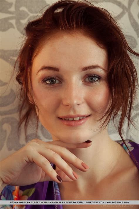 Sexy Czech Babe Leona Honey Showing Her Pussy Photos