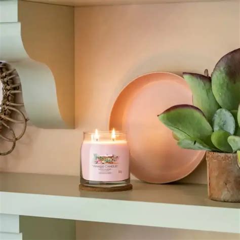 Yankee Candle Świeca Zapachowa Słoik Średni Desert Blooms Sklep I