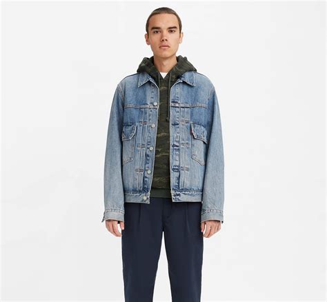 Contemporary Type Ii Trucker Jacket Light Wash Levis® Us