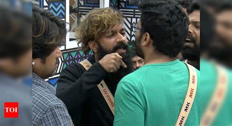 Bigg Boss Malayalam 3 Sai Vishnu And Manikuttan Lock Horns Over A Dosa