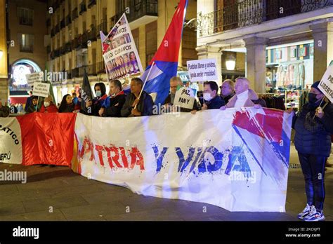 Varias Personas Participan En Una Manifestaci N De Apoyo Al Pueblo