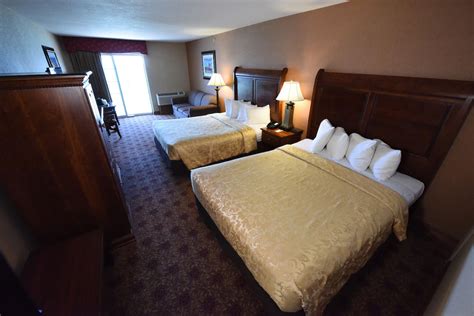 Mackinaw City Hotels - Hamilton Inn Select Beachfront of Mackinaw City