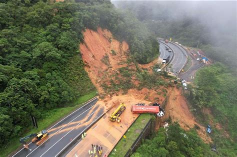 Deslizamento De Terra No Paran Rodovia Segue Bloqueada