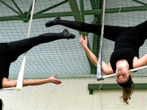 Erfüllte Träume unter der Zirkuskuppel Artisten Duo trainiert in Greiz