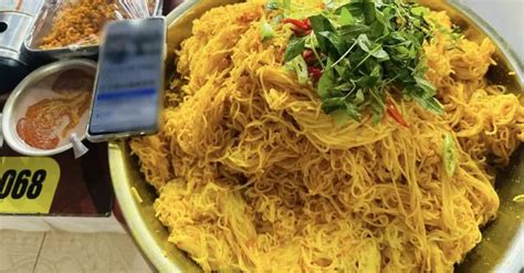 bun long xao nghe dac san hue che bien la mieng  sac bat mat gay