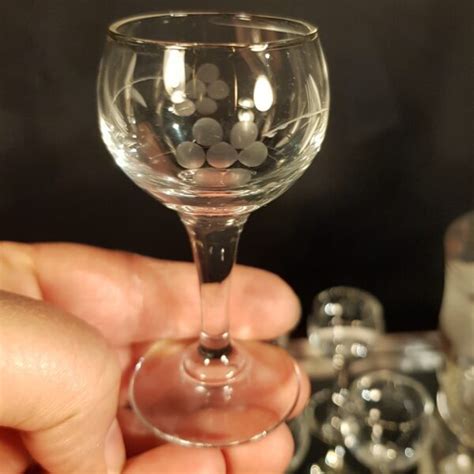 6 verres à liqueur ciselés Merveille bout de chandelle