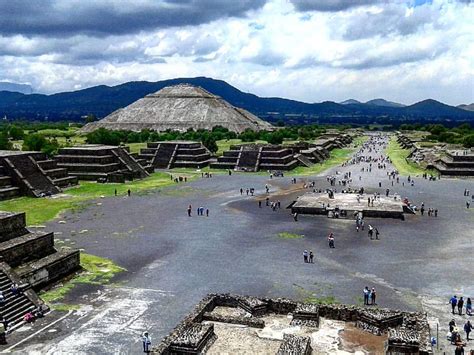 Ebrios Entran Con Auto A Zona Arqueológica De Teotihuacán Y Causan Daños Mira Hidalgo