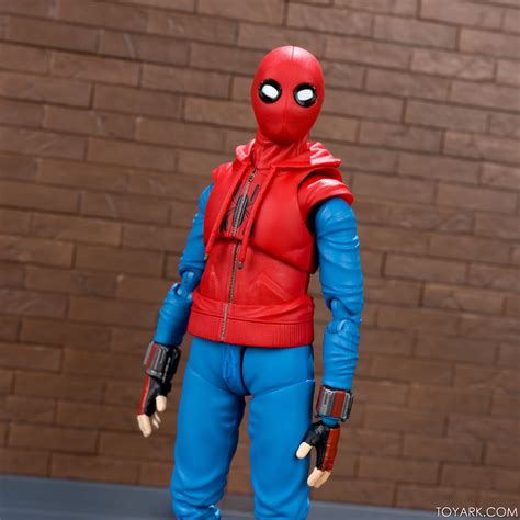 S.H. Figuarts Homecoming Spider-Man Home Made Suit Photo Shoot - Toy ...