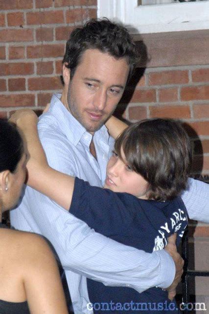 Inderse: Alex O'Loughlin and his son