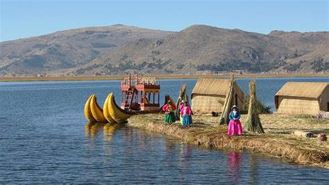 Floating Islands Of The Uros On Lake Titicaca Blog Machu Travel Peru