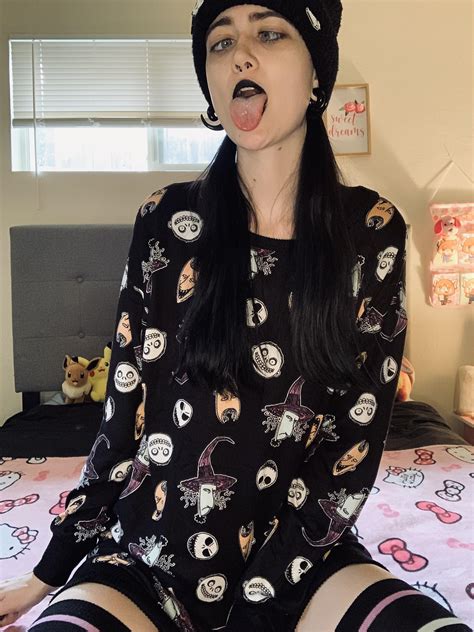 Shock, Lock, and Barrel 🖤 : r/Ahegao_IRL