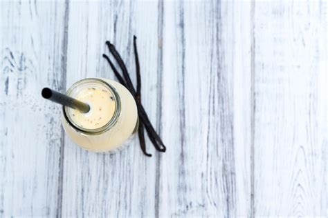 Premium Photo | Vanilla milk homemade