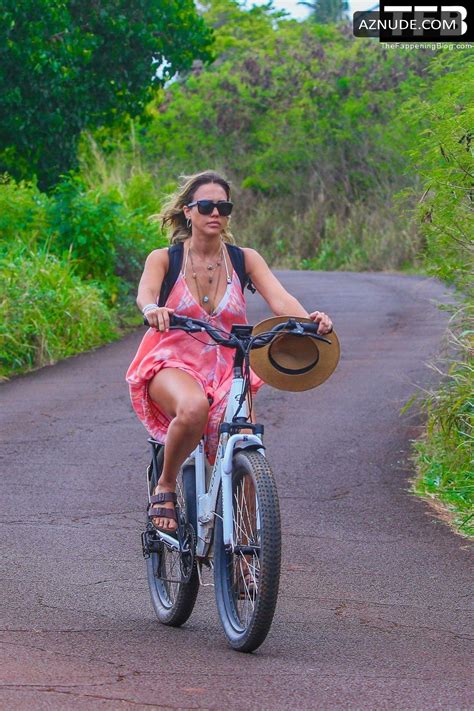 Jessica Alba Sexy Seen Flaunting Her Hot Tits In A Bikini Top In Kauai AZNude