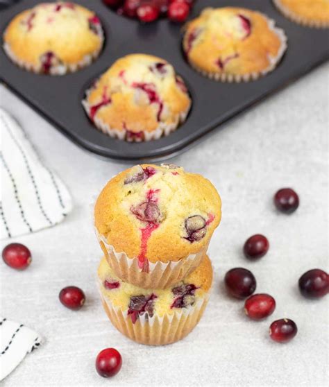 Fresh Cranberry Muffins - Super Easy - Recipe Tale