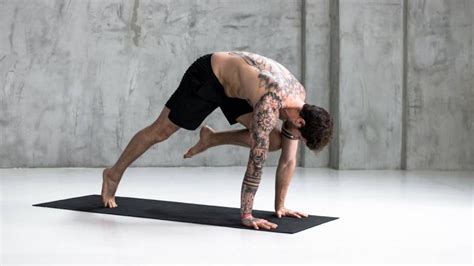 5 Yoga Routines for Men: Beginner’s Guide in 2021