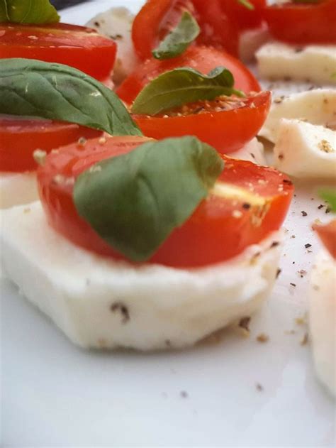 Pin en CANAPÉS DE TOMATE