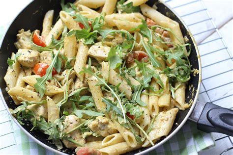 Pasta Kip Pesto Saus Snel Klaar In Minuten Lekker En Simpel