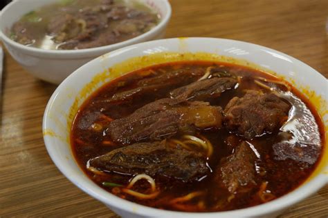 永康街を散策！行列必須の牛肉麺【永康牛肉麵】 Road To East