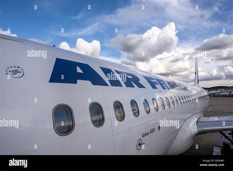 Air france skyteam airbus a320 Banque de photographies et dimages à