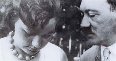 Hitler S Artworks Including Nude Drawing Of His Niece Go Up For Auction