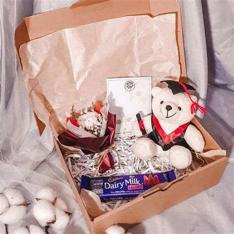 Jual Graduation Hampers Wisuda Kado Unik Murah Dried Flower Flower Soap