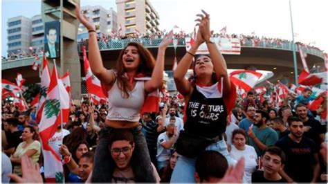 Derrotado Por Las Manifestaciones Renuncia El Primer Ministro Del