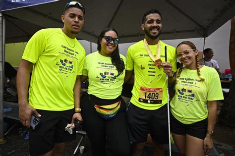 Atleta no vidente completa el Medio Maratón San Blas pero denuncia