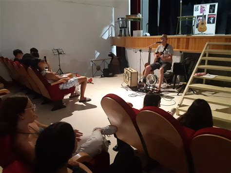 Alumnado del IES Pirámide de Almudévar protagonizan un musical con