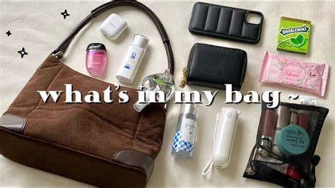 Whats In My Bag Daily Essentials 👜🌨 Youtube