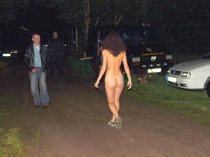 Naked Girls In Public Places Outdoor Exhibitionism Page
