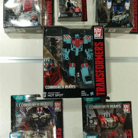 Transformers Hasbro Combiner Wars Defensor Hot Spot Rook First Aid