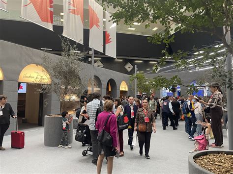 Barcelona abre y redefine la entrada principal de la FIL de Guadalajara