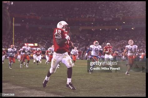 Qb Tommie Frazier Photos And Premium High Res Pictures Getty Images