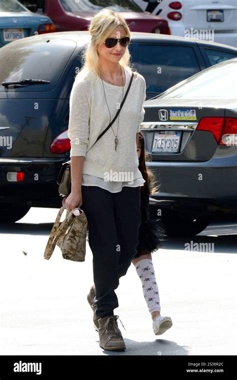 Sarah Michelle Gellar Out And About With Her Daughter Charlotte Grace