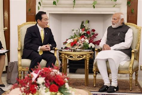 Pm Modi Meets Japanese Counterpart Fumio Kishida Accepts G7 Summit Invite