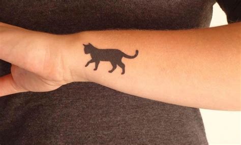 20 minimalist tattoos for cat lovers - Pictolic