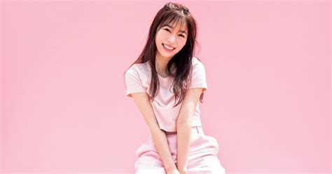 🍭 指原莉乃、夏らしいカラフルなコーデに挑戦！『ar』登場 Pop N Roll ポップンロール